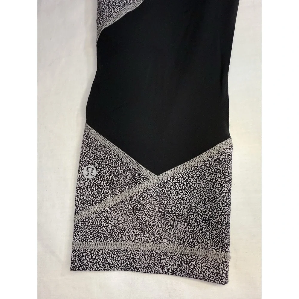Lululemon Speckled Black‎ & White Cropped Leggings Size 10